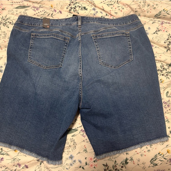 💜2 for $20-NWT Torrid Perfect Boyfriend Bermuda Vintage Stretch Mid-Rise Short - Picture 8 of 8